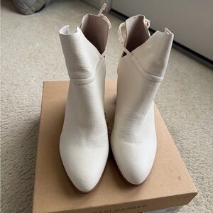 Kelsi Dagger Women's Cream Ankle Booties